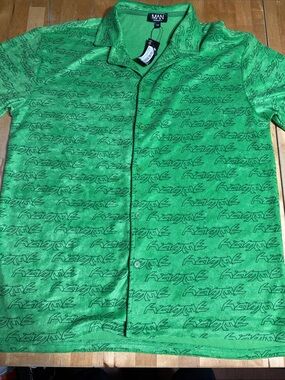 Boohoo NWT Short-Sleeve Button-Down Shirt